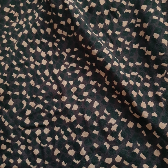 BCBG Lightweight Open Back Tank Patterned Front Buttons Size Small - Picture 3 of 6